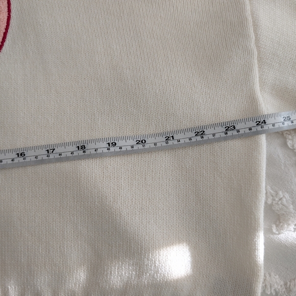 Jessica Simpson 'Kiss Me' Heart Sweater - Picture 7 of 12